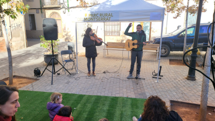 Festa hivern Mercat Origen Montserrat. Contacontes amb De moment fantàstics