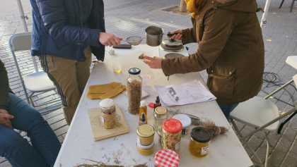 Festa hivern Mercat Origen Montserrat. Taller de farmaciola natural