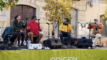 Festa hivern Mercat Origen Montserrat. Concert folk amb Corrandes són corrandes